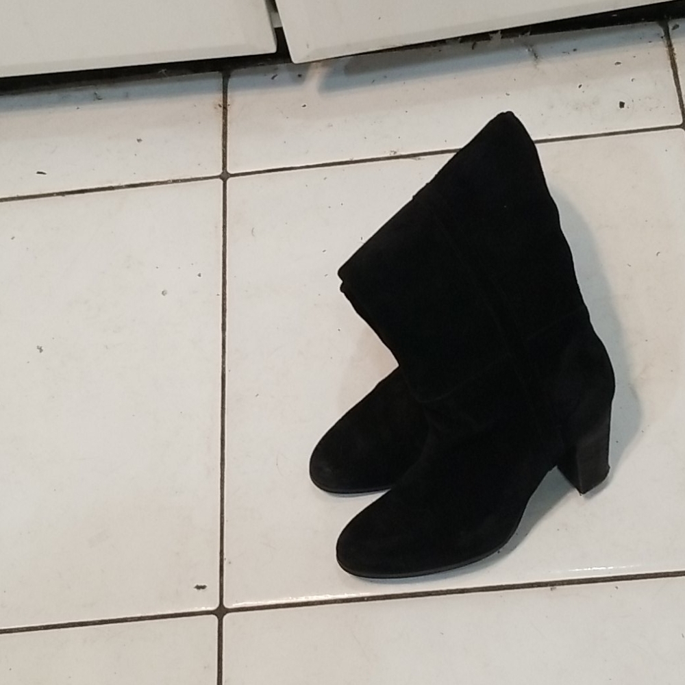 Knee high boots, wide calf, black